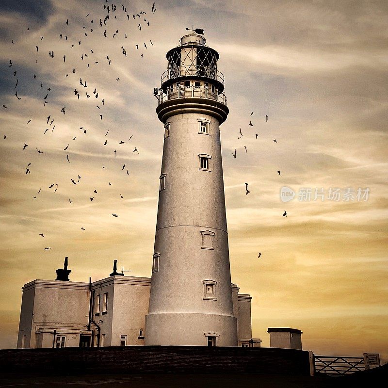 英国东约克郡布里灵顿附近的Flamborough Head灯塔